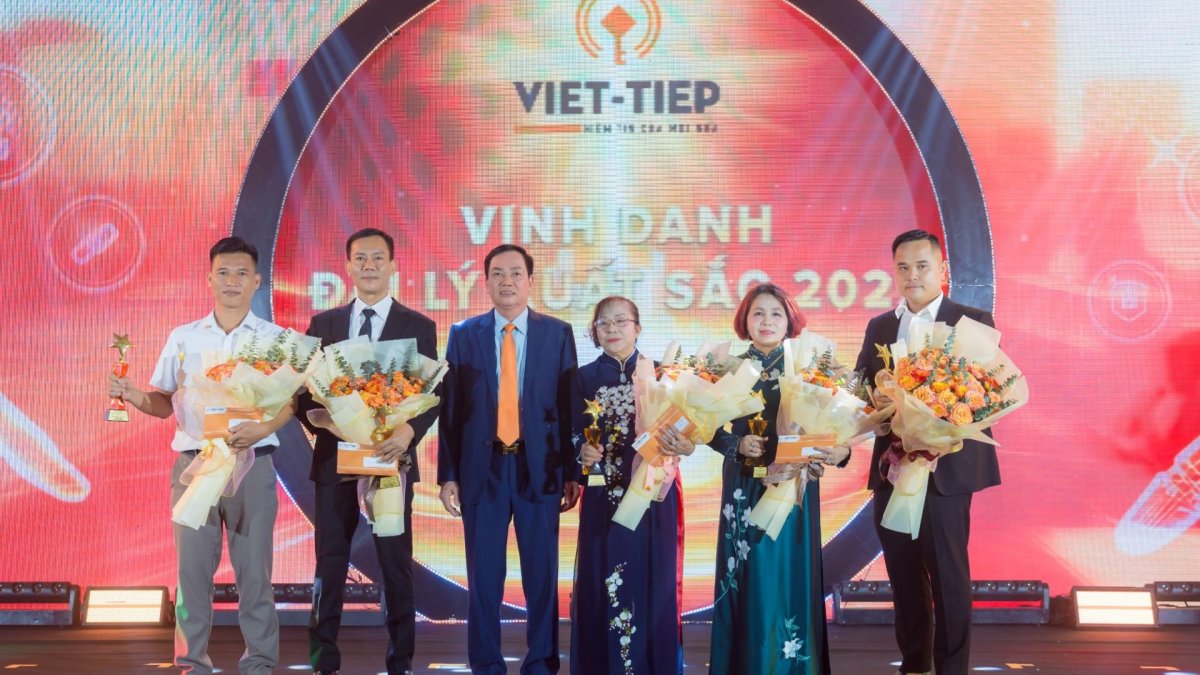 Thiết kế nhận diện thương hiệu (2D)